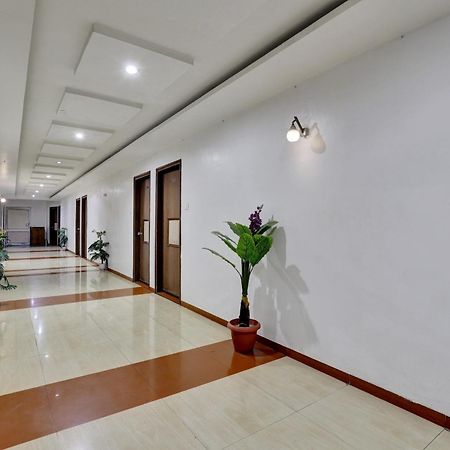 Collection O 82926 Hotel Royal Plaza Ахмедабад Екстериор снимка