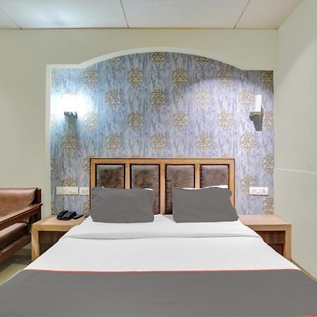 Collection O 82926 Hotel Royal Plaza Ахмедабад Екстериор снимка